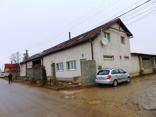 Imobile Ghelinta, jud.Covasna: magazin, birouri, depozite + teren 2813mp